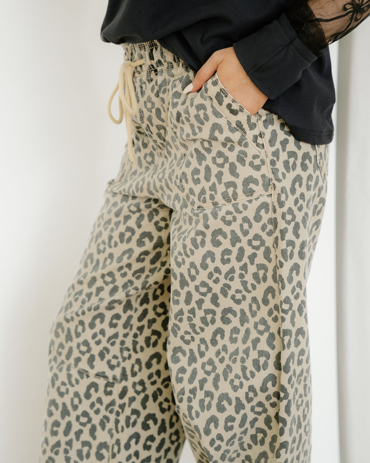 Collins Drawstring Elastic Waistband Pocketed Barrel Jeans