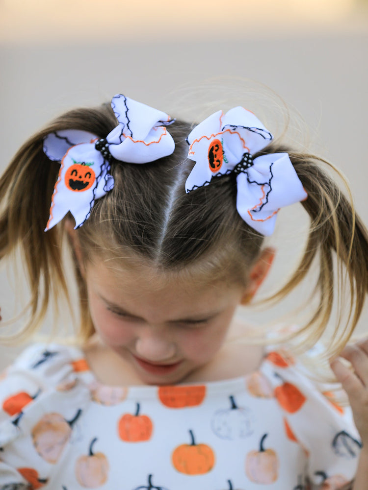 Halloween Pumpkin Hair Bows: White Ribbon Design(2PCS)