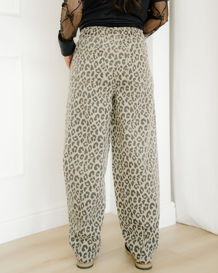Collins Drawstring Elastic Waistband Pocketed Barrel Jeans